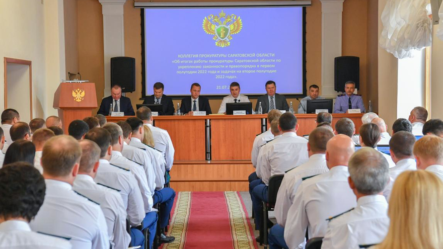 В Саратовской области 10 тысяч многодетных семей не смогли построить дома на участках без газа, света, воды и дорог