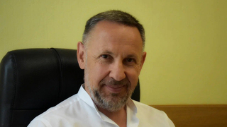 Политик вне политики. Олег Алексеев, сенатор РФ от Саратовской области: сладкоежка, слушает Элтона Джона, любит авторские крымские вина  