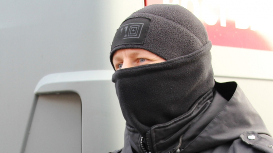 Силовики из ФСБ пришли к жительнице Саратова, которая финансировала украинскую армию