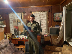 Мужчина зарубил друга и прокатил труп на строительной тележке