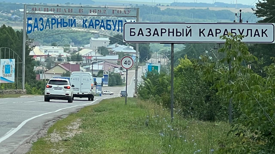 Олег Костин побывал на стройке поликлиники в Базарном Карабулаке, сходил в лес за грибами и спел про русское поле