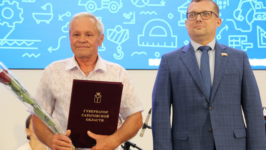 Локомотив национальной экономики: в правительстве Саратовской области поздравили строителей