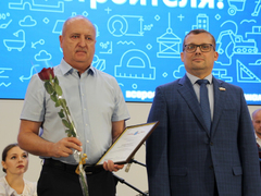 Локомотив национальной экономики: в правительстве Саратовской области поздравили строителей