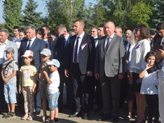В Парке Победы растянули 90-метровый российский флаг