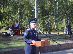 В Парке Победы растянули 90-метровый российский флаг