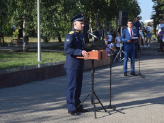 В Парке Победы растянули 90-метровый российский флаг