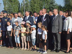 В Парке Победы растянули 90-метровый российский флаг