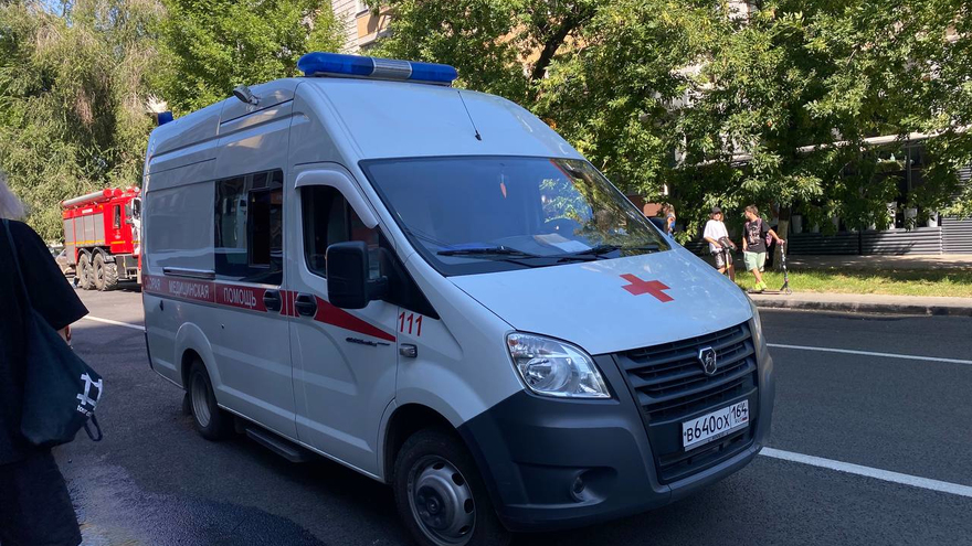 В центре Саратова второй раз за лето горит 80-летний дом-памятник