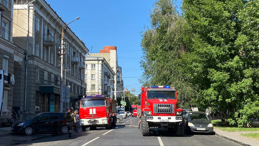 В центре Саратова второй раз за лето горит 80-летний дом-памятник