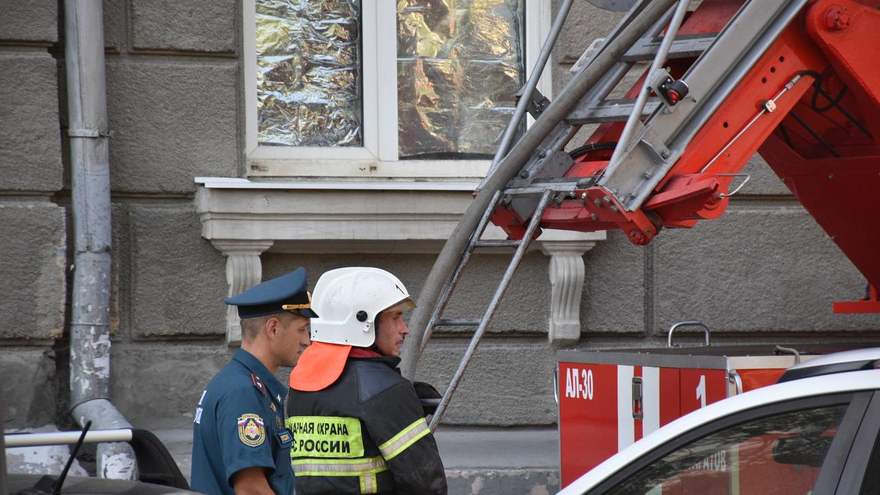 В центре Саратова второй раз за лето горит 80-летний дом-памятник