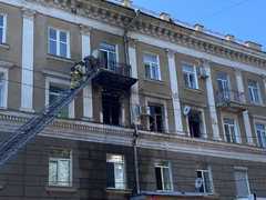 В центре Саратова второй раз за лето горит 80-летний дом-памятник