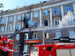 В центре Саратова второй раз за лето горит 80-летний дом-памятник