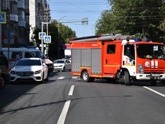 В центре Саратова второй раз за лето горит 80-летний дом-памятник
