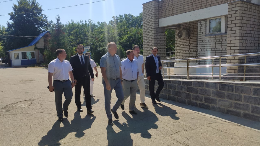 Депутаты Госдумы показали луганским делегатам, как в балаковском лагере отдыхают дети из ЛНР