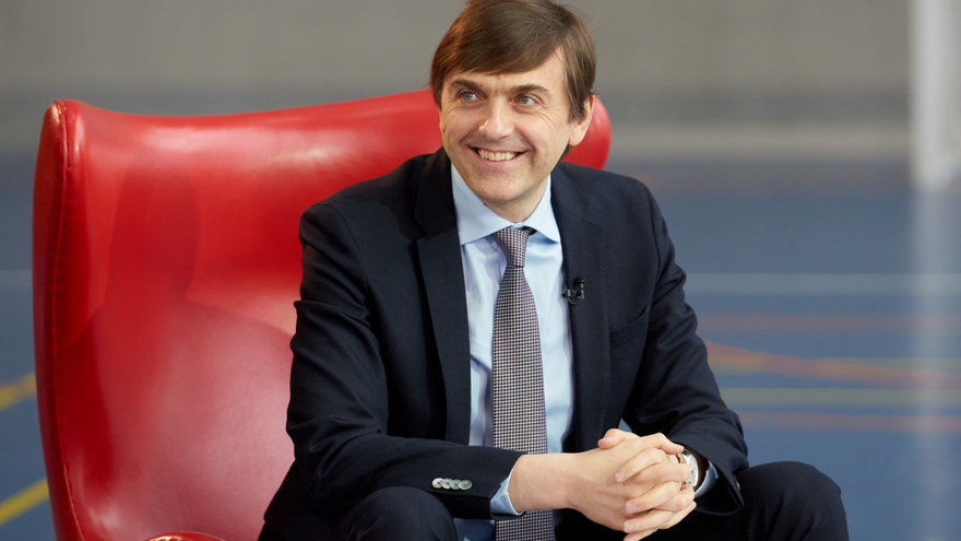 Глава Минпросвещения РФ Сергей Кравцов пообещал приехать в Саратовскую область и встретиться с учителями