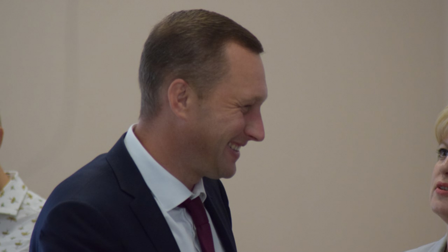 Для саратовских первоклассников прозвучал первый звонок (фоторепортаж)