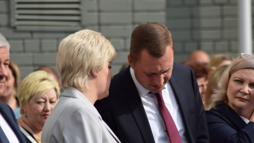 Для саратовских первоклассников прозвучал первый звонок (фоторепортаж)