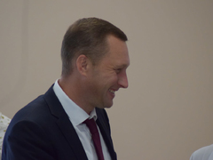 Для саратовских первоклассников прозвучал первый звонок (фоторепортаж)