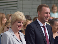 Для саратовских первоклассников прозвучал первый звонок (фоторепортаж)