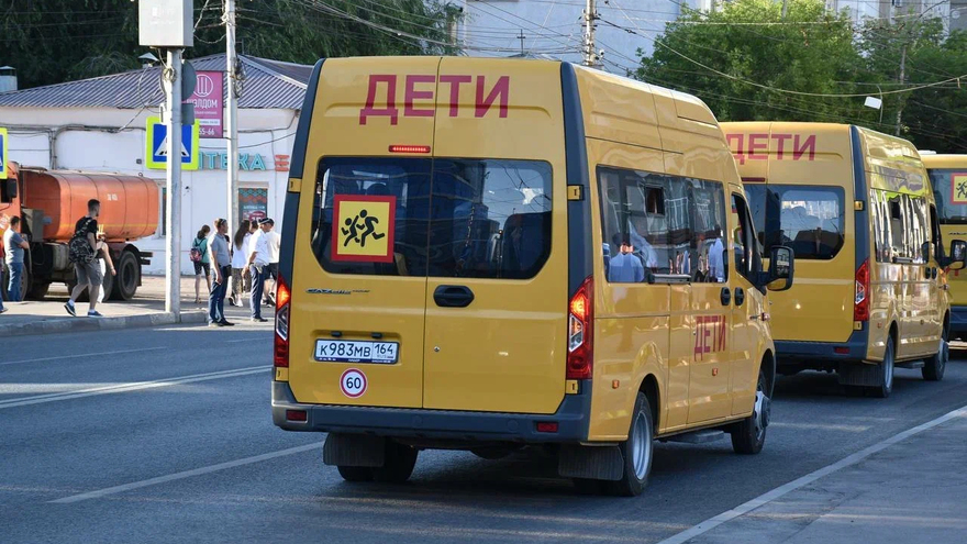 Саратовская область получит 19 машин скорой и 52 школьных автобуса