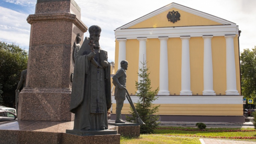 В центре Саратова отреставрировали здание, в котором учился Олег Янковский