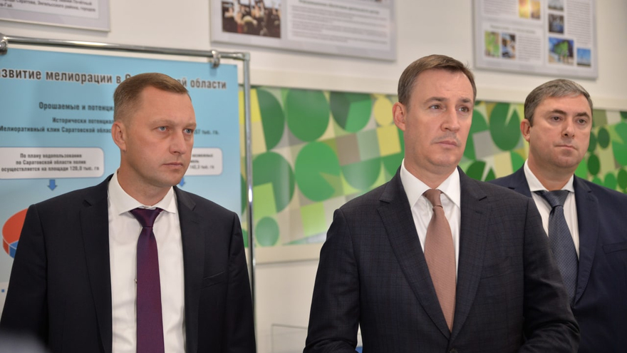 В Саратове министру сельского хозяйства России показали армейский сухпаек