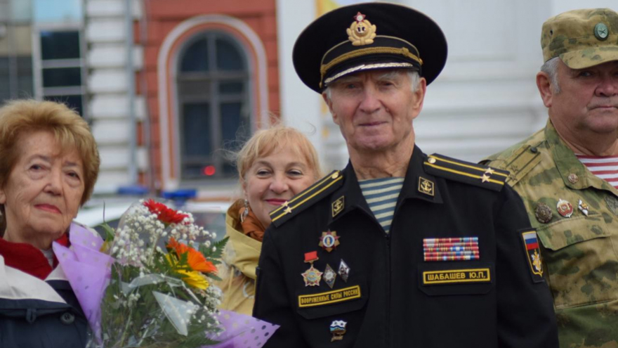 В Саратове обновили городскую Доску почета