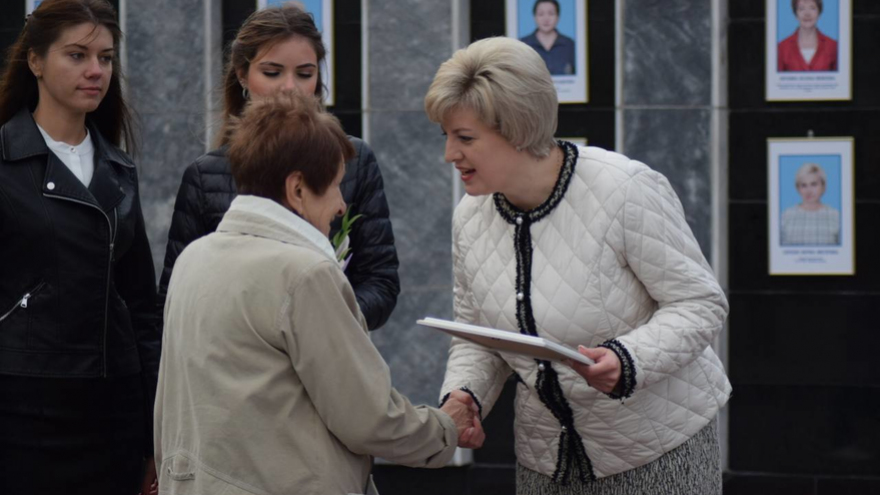 В Саратове обновили городскую Доску почета