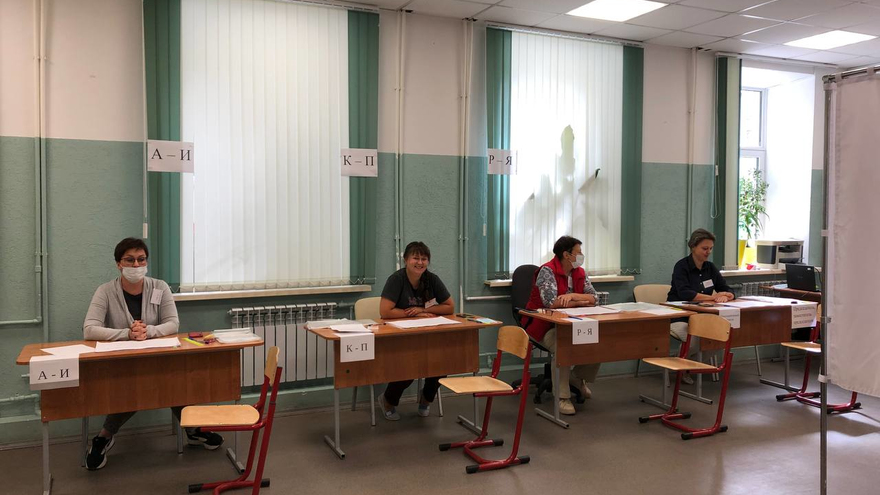 Выборы. Секретари комиссий в Саратове отметили хорошее настроение у избирателей (фоторепортаж)