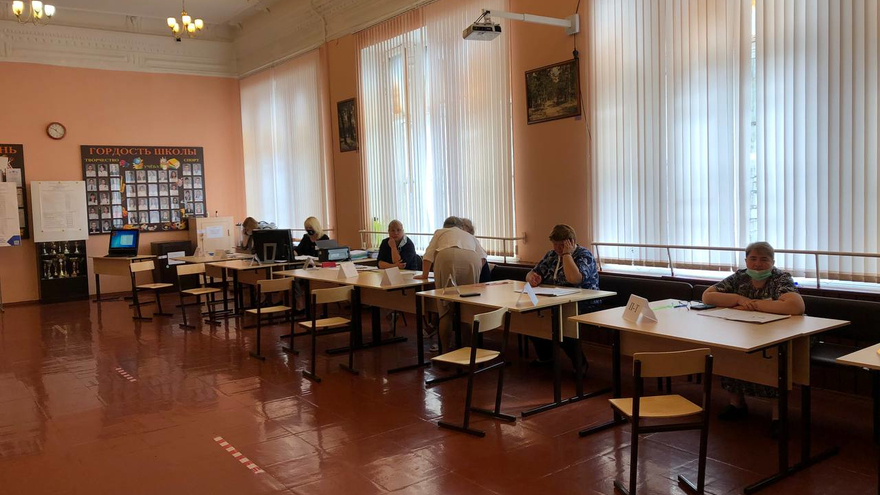 Выборы. Секретари комиссий в Саратове отметили хорошее настроение у избирателей (фоторепортаж)