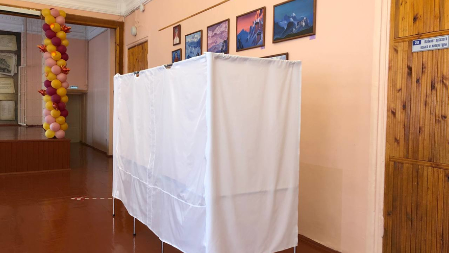 Выборы. Секретари комиссий в Саратове отметили хорошее настроение у избирателей (фоторепортаж)