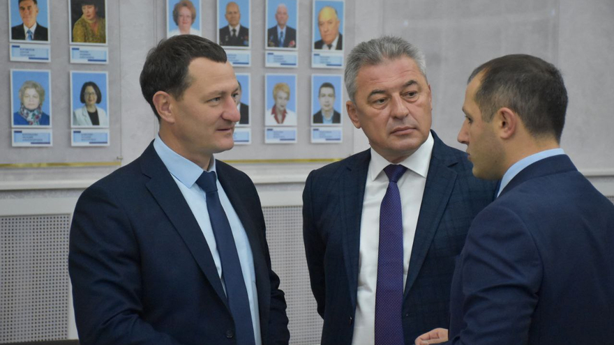 Председателем Саратовской областной думы стал Михаил Исаев