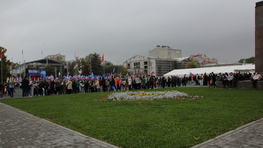 В центре Саратова прошел патриотический митинг