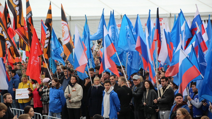 В центре Саратова прошел патриотический митинг