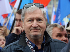 В центре Саратова прошел патриотический митинг