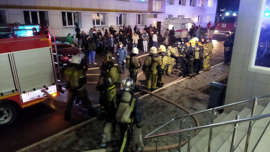 В Саратове загорелось общежитие СГМУ: эвакуировано более 100 человек, есть пострадавшие