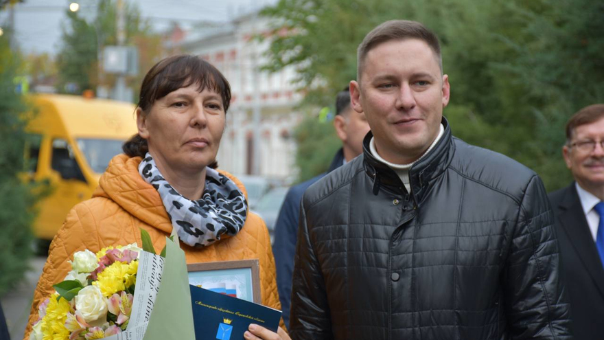 В Саратове обновили Доску почета работников образования и Доску успеха молодежи области
