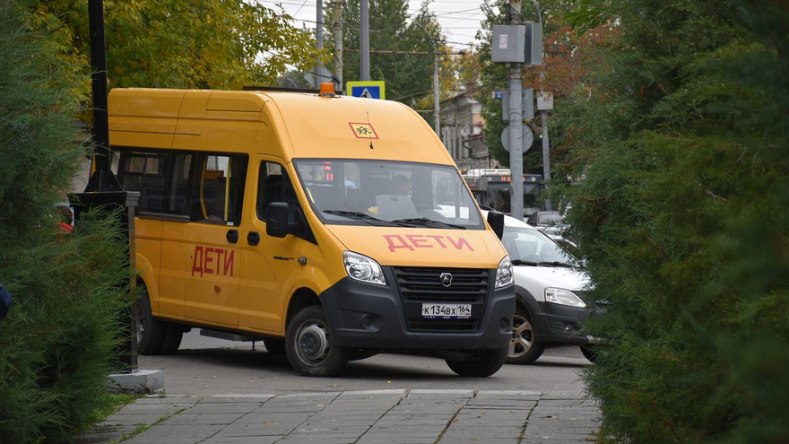 В Саратове обновили Доску почета работников образования и Доску успеха молодежи области