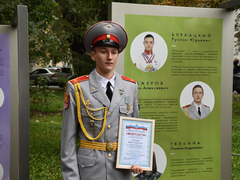 В Саратове обновили Доску почета работников образования и Доску успеха молодежи области