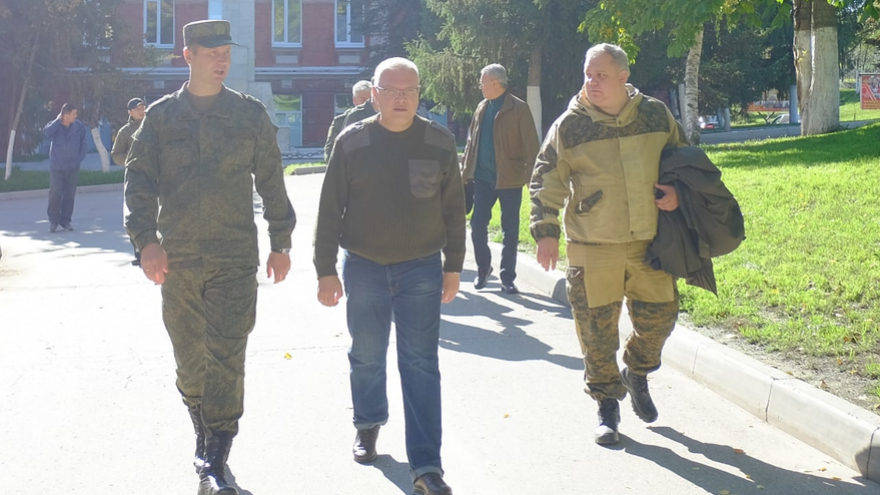 Кировский губернатор Александр Соколов привез в Саратовскую область икону