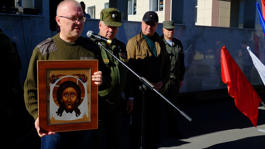 Кировский губернатор Александр Соколов привез в Саратовскую область икону