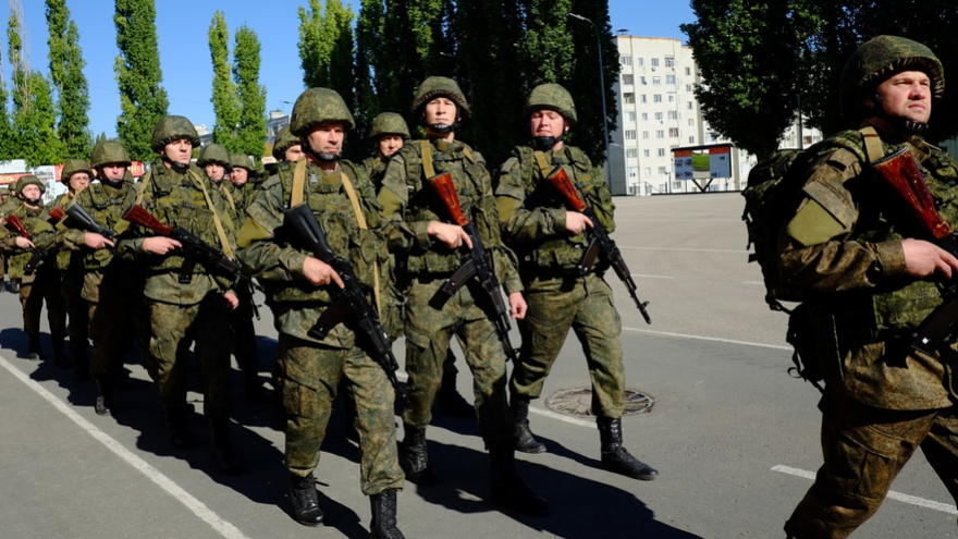 Кировский губернатор Александр Соколов привез в Саратовскую область икону