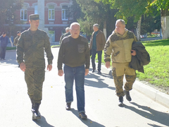 Кировский губернатор Александр Соколов привез в Саратовскую область икону