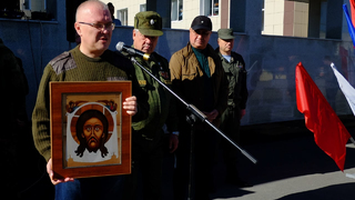 Кировский губернатор Александр Соколов привез в Саратовскую область икону