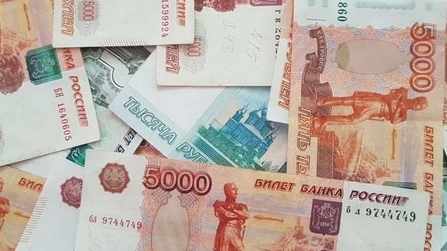 Чиновник создал коммерческую фирму и через нее собирал с населения миллионы: начинается суд