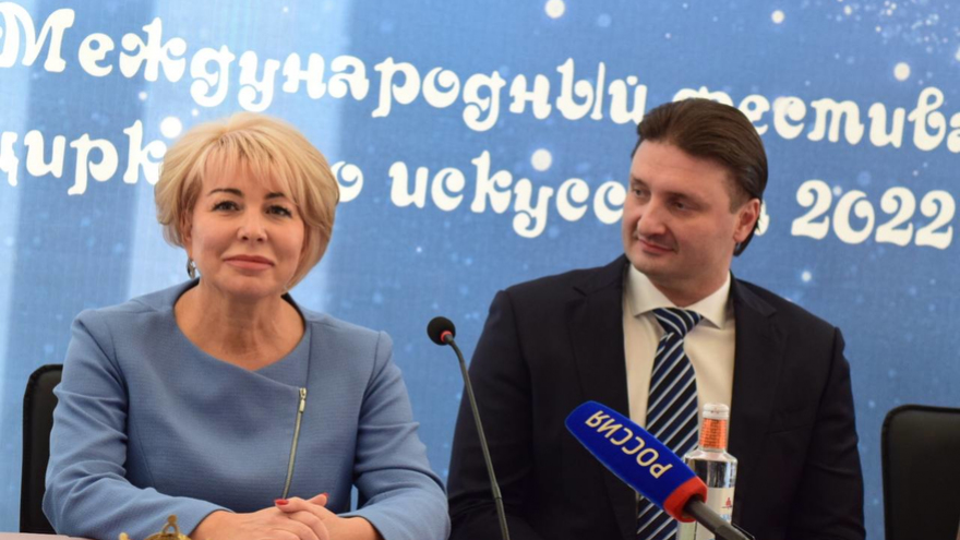 Принцесса цирка: Эдгард Запашный рад одиночеству среди прекрасных женщин в Саратове