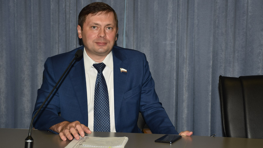 Глава минпрома Андрей Архипов добровольно уходит с поста министра