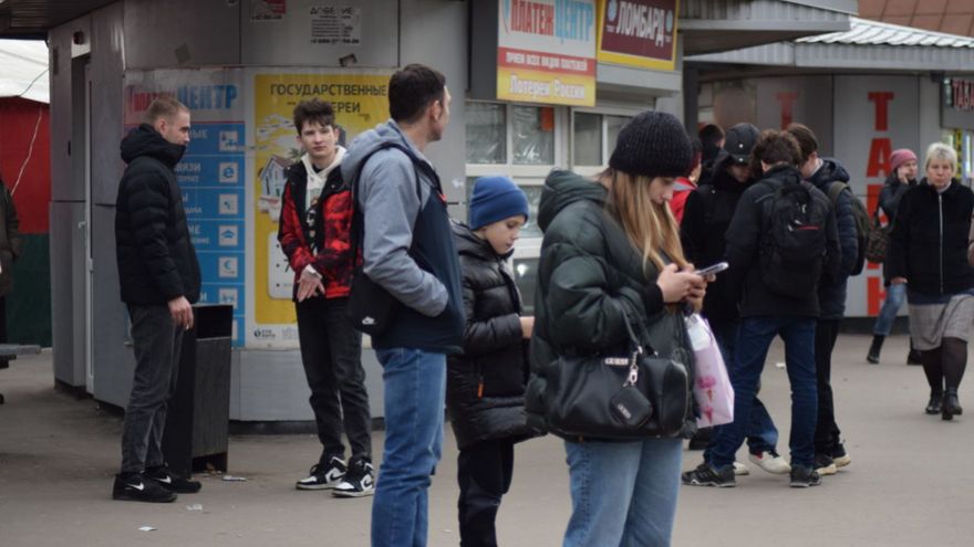 Два министра провели рейд на троллейбусе и решили, что в Саратове нет проблем с транспортными картами