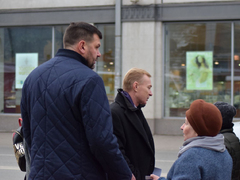 Два министра провели рейд на троллейбусе и решили, что в Саратове нет проблем с транспортными картами