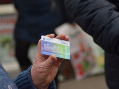 Два министра провели рейд на троллейбусе и решили, что в Саратове нет проблем с транспортными картами